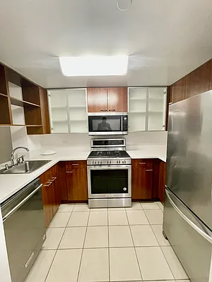 Rented by Cushman & Wakefield (Management) | media 1