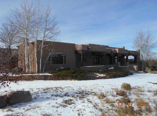 4 Hawthorne Cir, Santa Fe, NM 87506