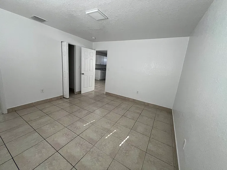 2030 NE 162nd St — Photo 7
