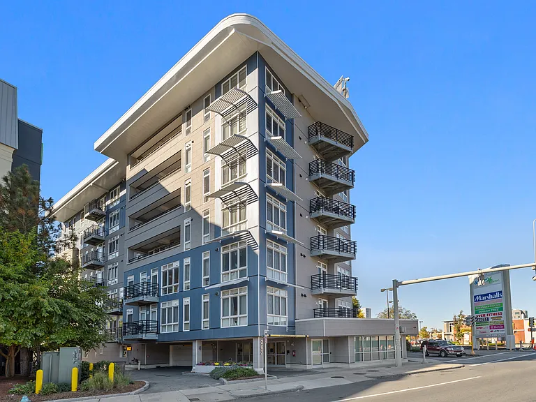 262 Monsignor Obrien Hwy #605 — Photo 34