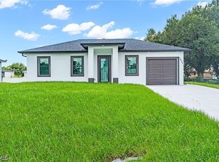 2923 2nd St SW, Lehigh Acres, FL 33976