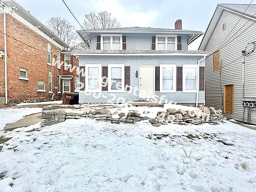 209 S West St Photo 1