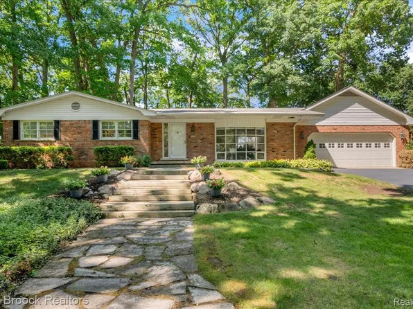546 Kendry, Bloomfield Hills, MI 48302