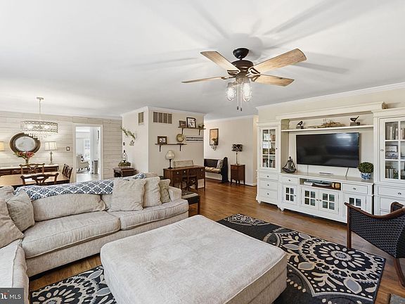 4th image of 19608 Gott St