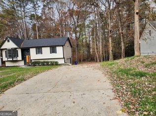 909 Timbervale Ln, Lithonia, GA 30058