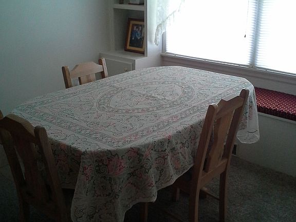 diningroom with windowseat