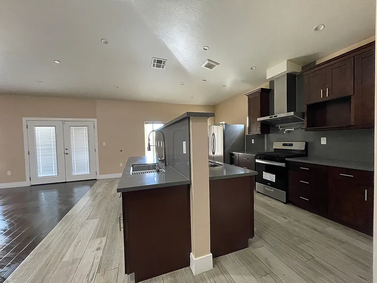 17515 Live Oak St — Photo 18