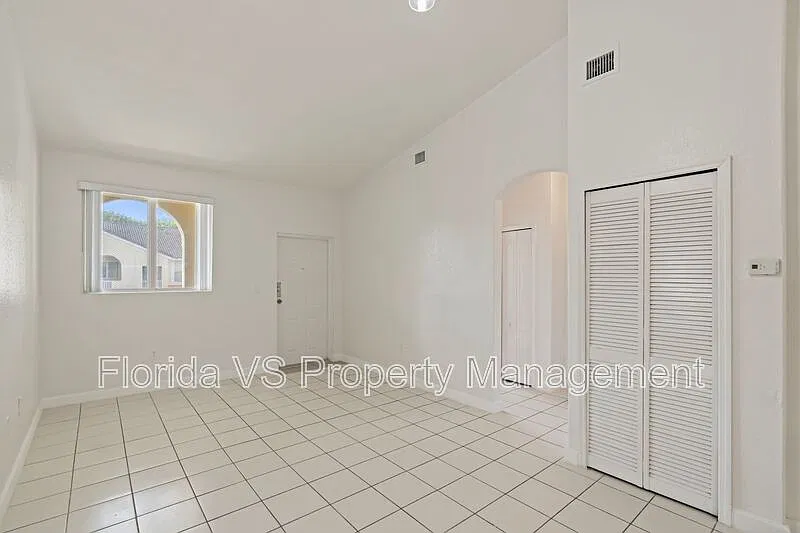 2 bed, 2.0 bath, 930 sqft, $1,700 — Photo 3