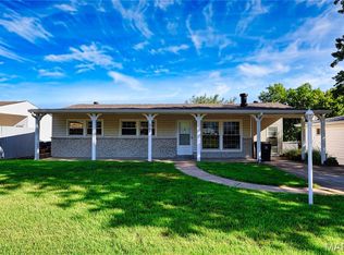 563 Apex Dr, Saint Louis, MO 63126