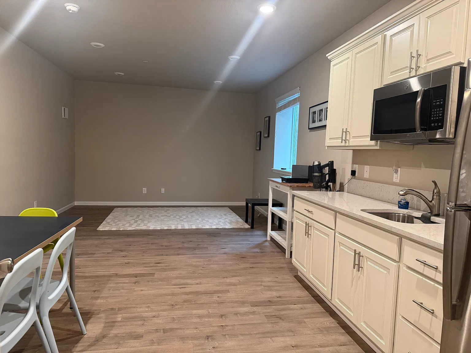 1 bed, 700 sqft, $1,800 — Photo 4