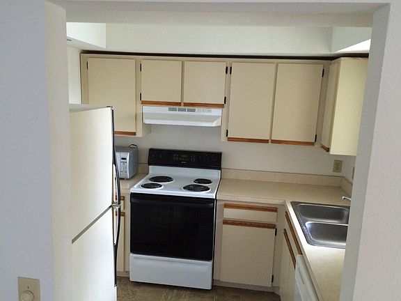 2nd image of 1648 SE Green Acres Cir APT Ee203