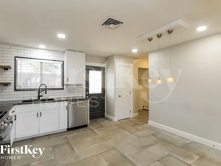 12210 N Escobar Way — Photo 8