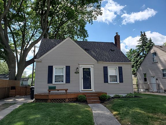 2nd image of 1015 N Wilson Ave
