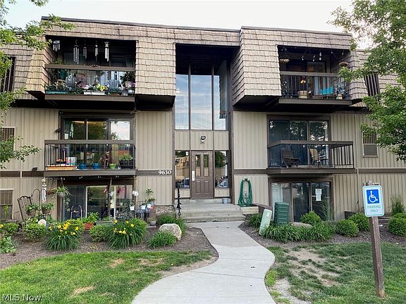 3rd image of 9630 Cove Dr Unit A17