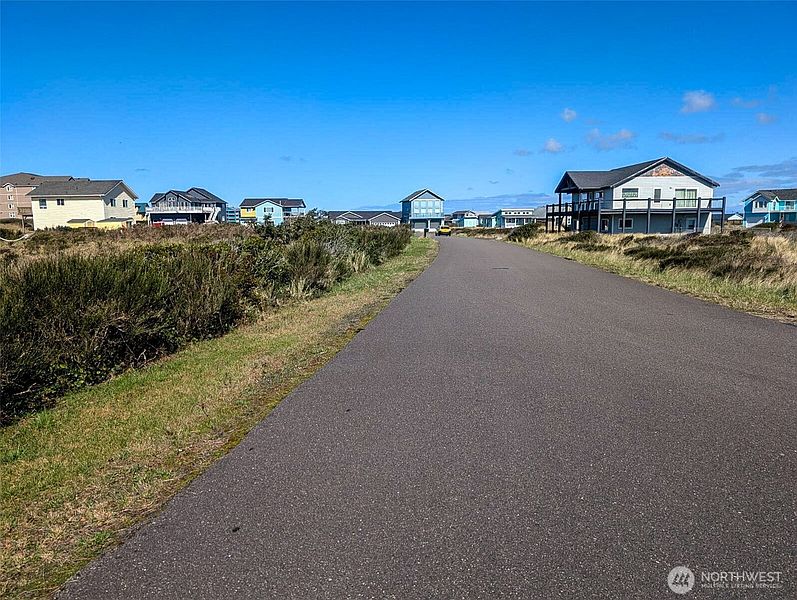 3rd image of 1407 Ocean Crest Avenue SW