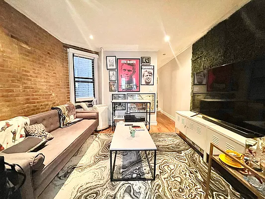 Rented by Century 21 Premier  | media 6