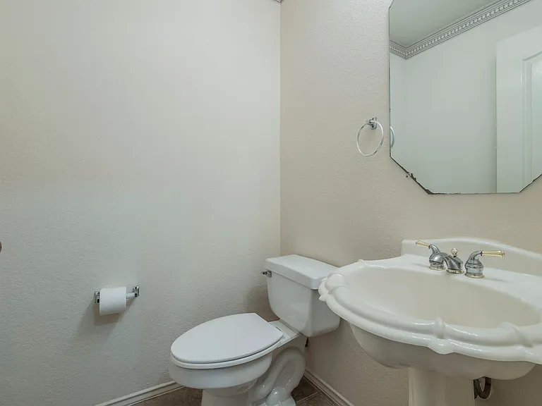 2811 Hannah Kay Ln — Photo 14