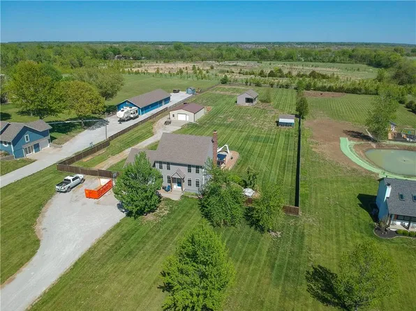 709 Allendale Lake Rd, Greenwood, MO 64034