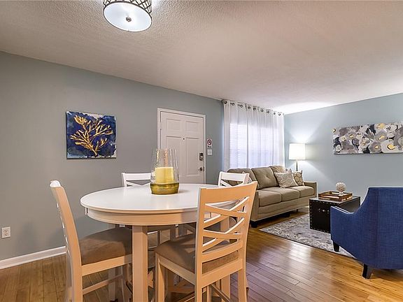 3rd image of 3119 W Deleon St #3