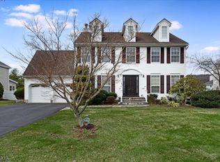 15 Crossing Dr, Flanders, NJ 07836