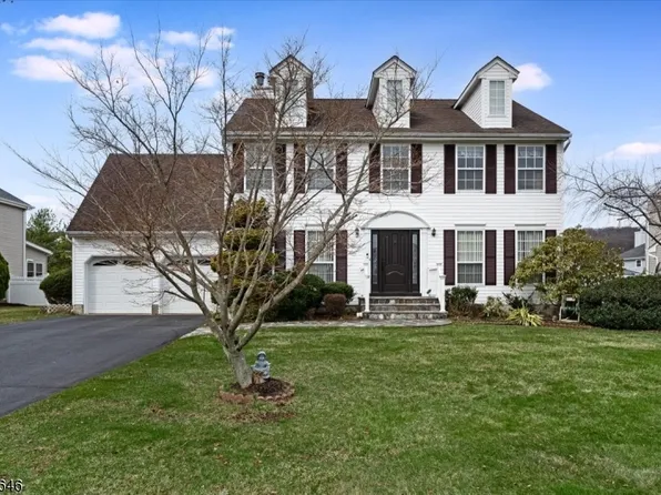 15 Crossing Dr, Mount Olive Twp., NJ 07836