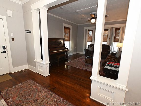 3rd image of 812 N Main St