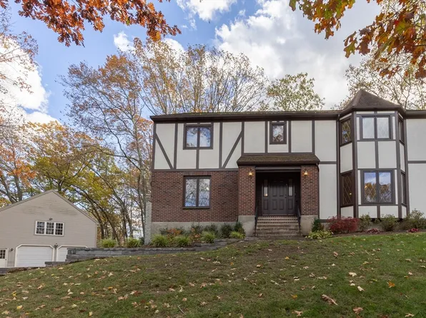 16 Oak Tree Dr, Milford, MA 01757