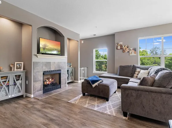 22802 SW Forest Creek Dr Unit 203, Sherwood, OR 97140