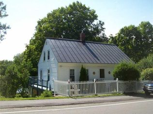 71 Friendship St, Waldoboro, ME 04572