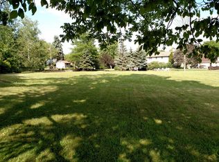 7556 S Nottingham Way, Franklin, WI 53132