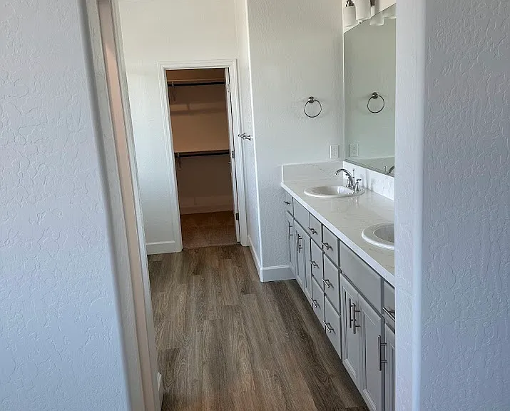 311 S Peters Rd — Photo 24
