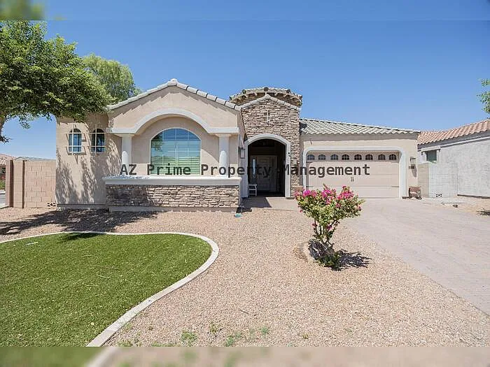 4 bed, 3.0 bath, 2534 sqft, $3,995 — Photo 2