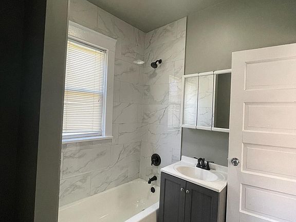 4th image of 3933 Catalpa St Floor 2