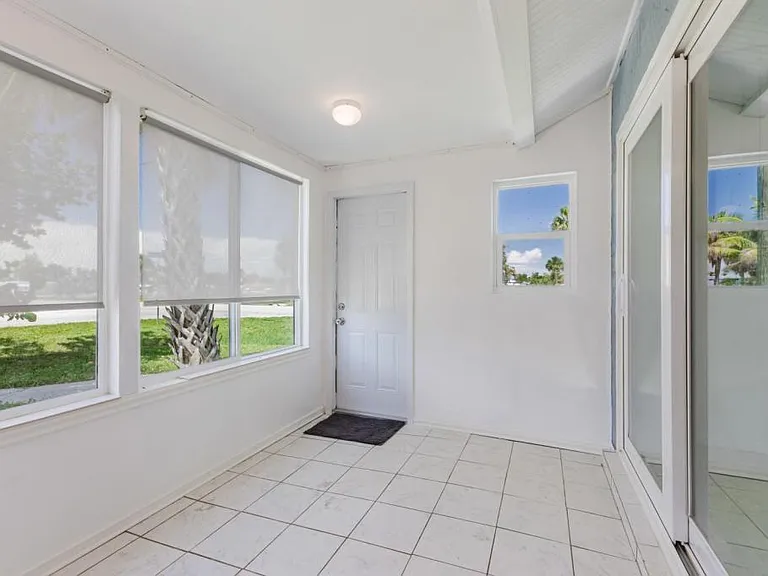16599 Davis Rd — Photo 26