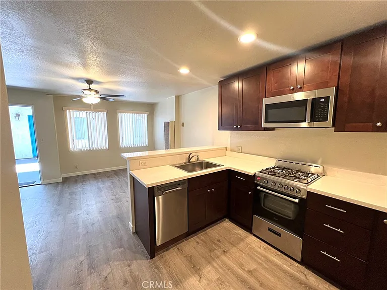 4307 W 142nd St #9 — Photo 9