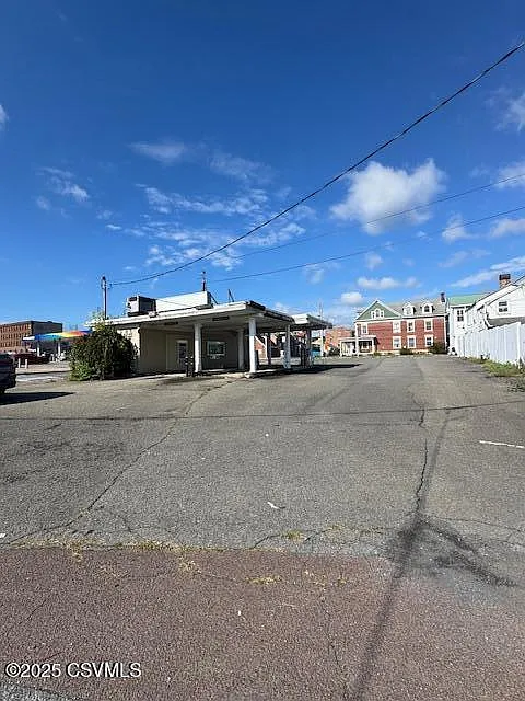 Studio, 994 sqft, $1,500 — Photo 3