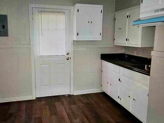5th image of 2022 Boyle Ave