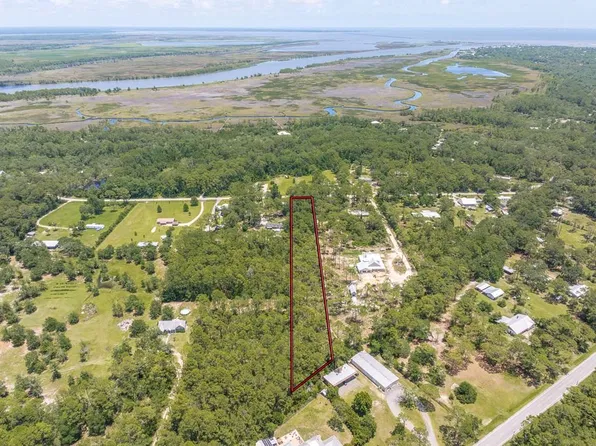 340 Bay City Rd, Apalachicola, FL 32320