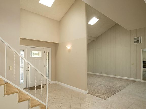 4th image of 5667 Amber Ave