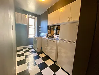 Rented by Safdie Realty Group