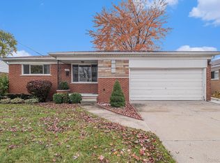 8088 Racine Rd, Warren, MI 48093