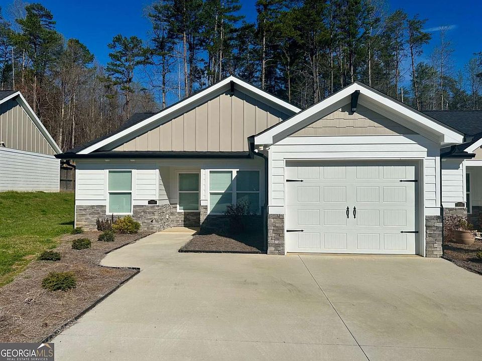 1st image of 303A Breakstone Dr