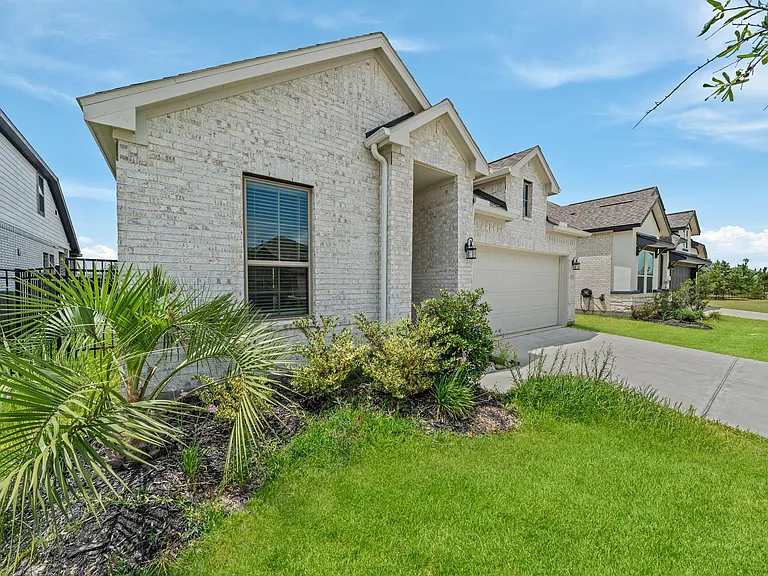 7623 Coral Lake Dr — Photo 3