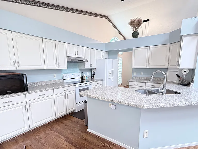 6112 Tarn Cir — Photo 15