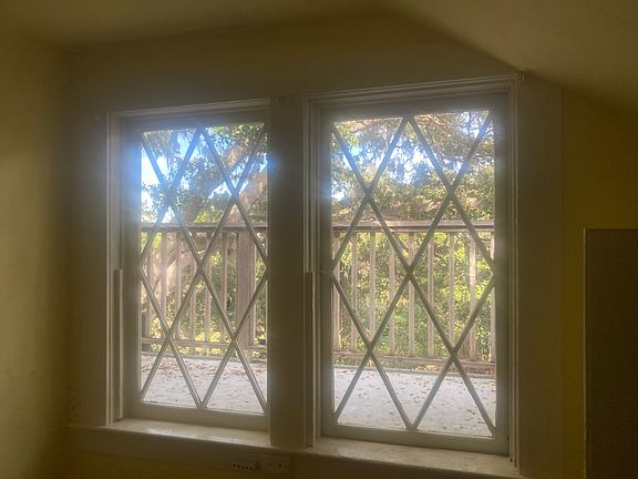 Balcony with sunny (or foggy, ha ha) views!