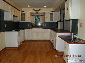 3rd image of 28475 N Wesley Ave