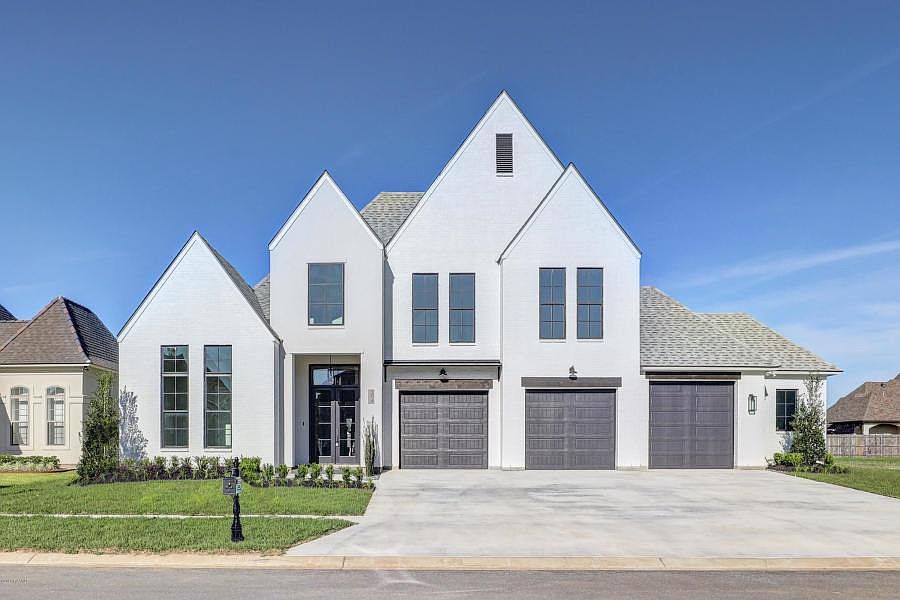 1st image of 304 Sylvester Dr