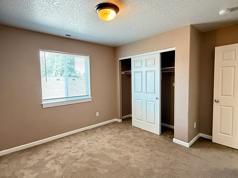4017 NE Killingsworth St #4017 — Photo 9