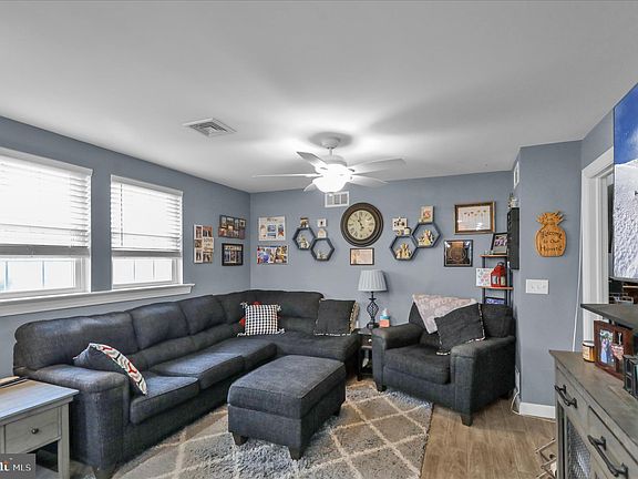 2nd image of 118 Crystal Ridge Rd