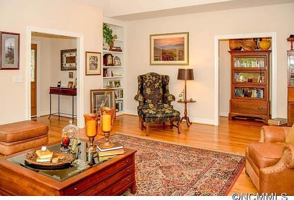 4th image of 215 Mills River Way